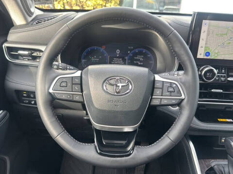 2024 Toyota Highlander Platinum