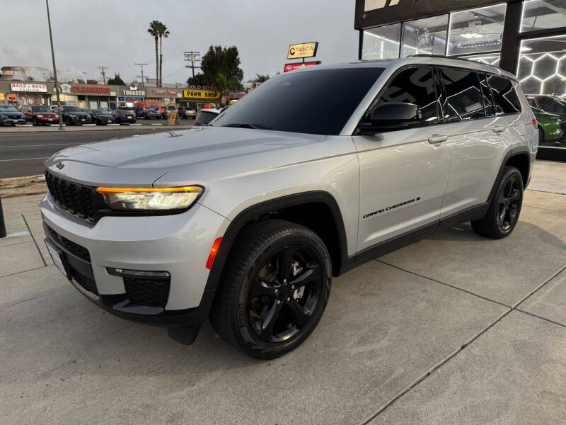 2023 Jeep Grand Cherokee L Limited photo 3