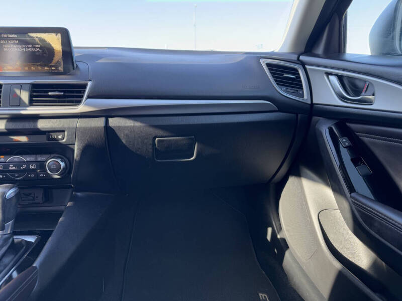 2017 Mazda MAZDA3 Touring