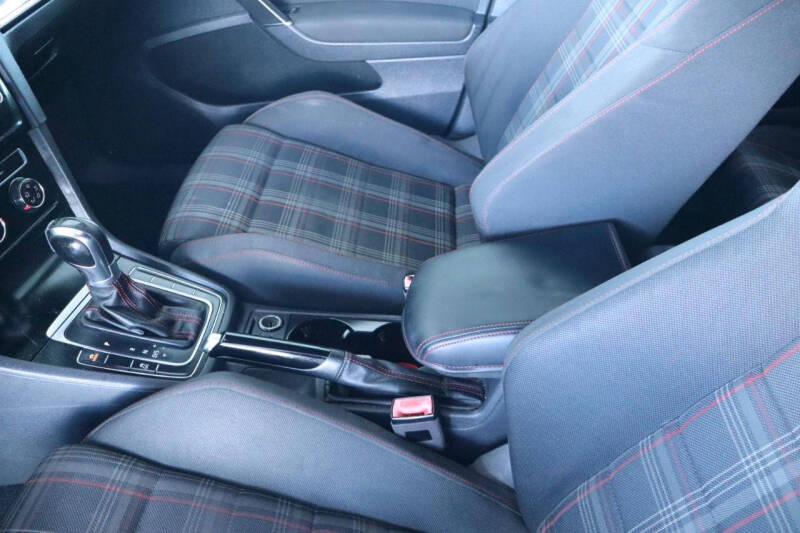 2017 Volkswagen Golf GTI S