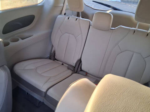 2017 Chrysler Pacifica Touring-L