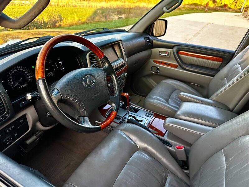 2006 Lexus LX 470 photo 17