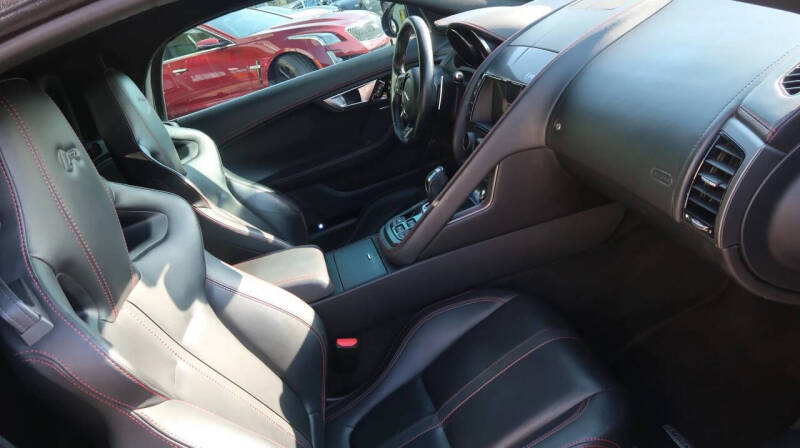 2016 Jaguar F-TYPE R