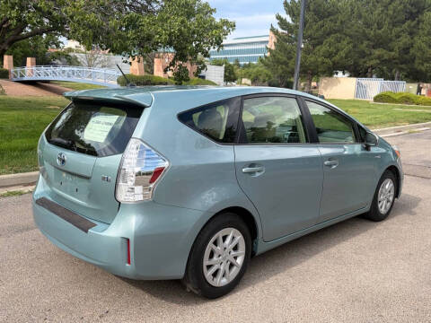 2014 Toyota Prius v Two