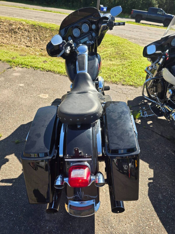 2011 Harley-Davidson FLHTC Electra Glide