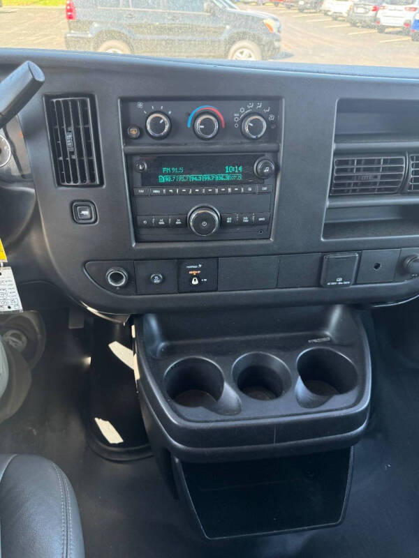 2017 GMC Savana LS 3500