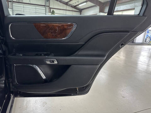 2017 Lincoln Continental Select