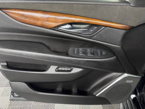 2017 Cadillac Escalade ESV Luxury