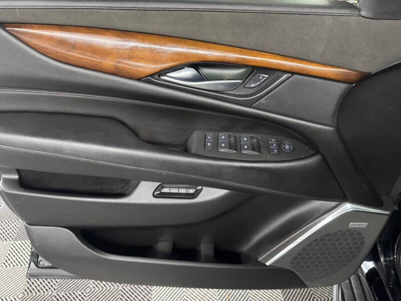 2017 Cadillac Escalade ESV Luxury