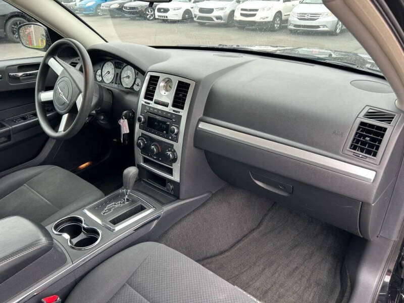 2009 Chrysler 300 LX