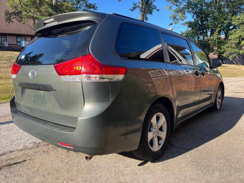 2011 Toyota Sienna Base 7-Passenger
