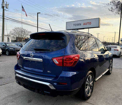 2017 Nissan Pathfinder SL