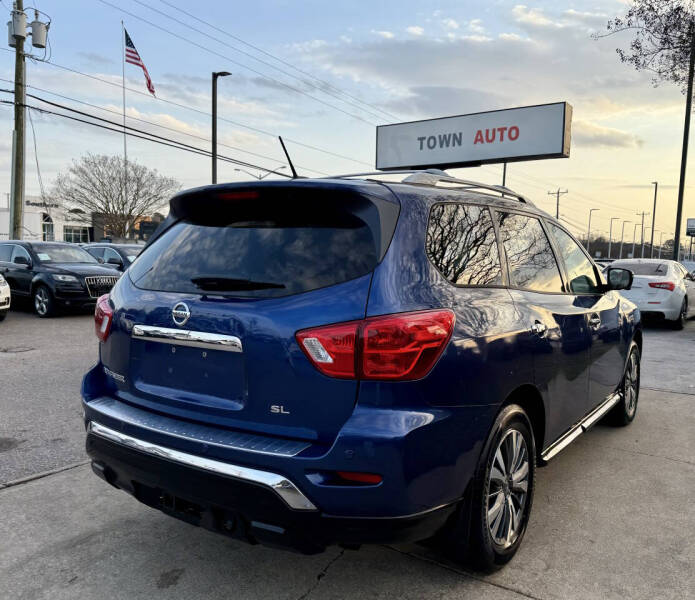 2017 Nissan Pathfinder SL