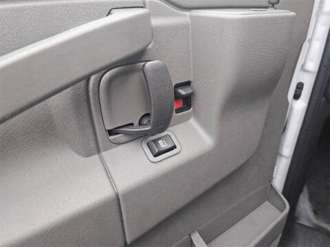 2025 Chevrolet Express 3500