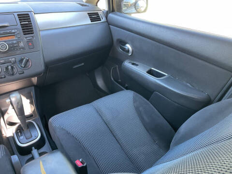 2011 Nissan Versa 1.8 SL