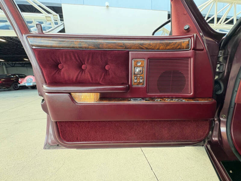 1990 Chrysler New Yorker