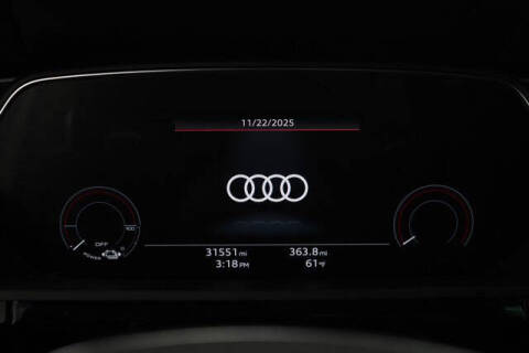 2023 Audi e-tron quattro Premium Plus