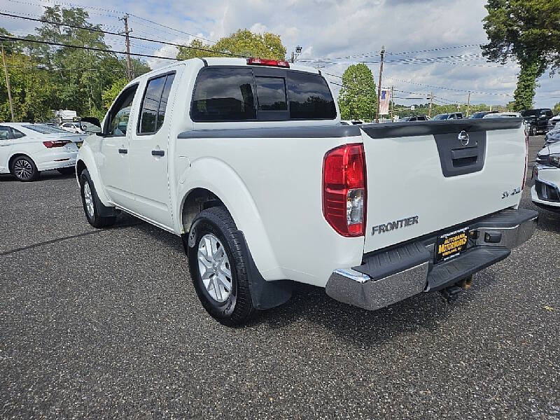 2019 Nissan Frontier SV photo 6