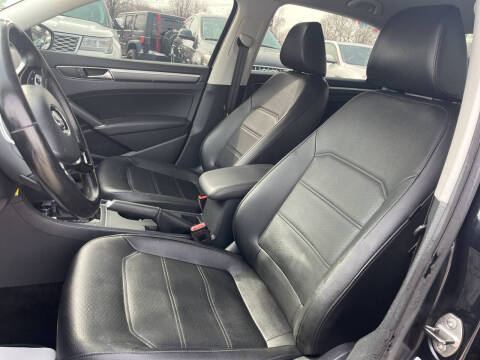 2017 Volkswagen Passat 1.8T R-Line