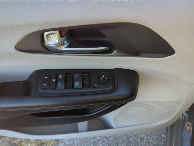 2020 Chrysler Pacifica Hybrid Touring L