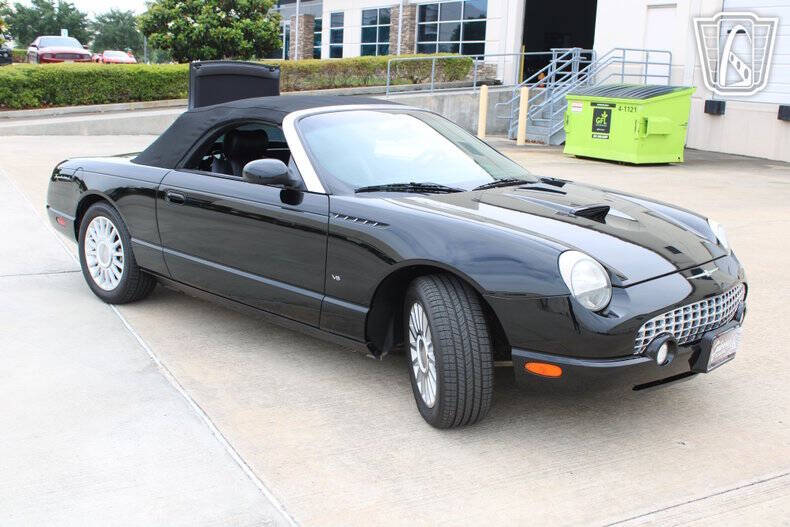 2004 Ford Thunderbird Deluxe