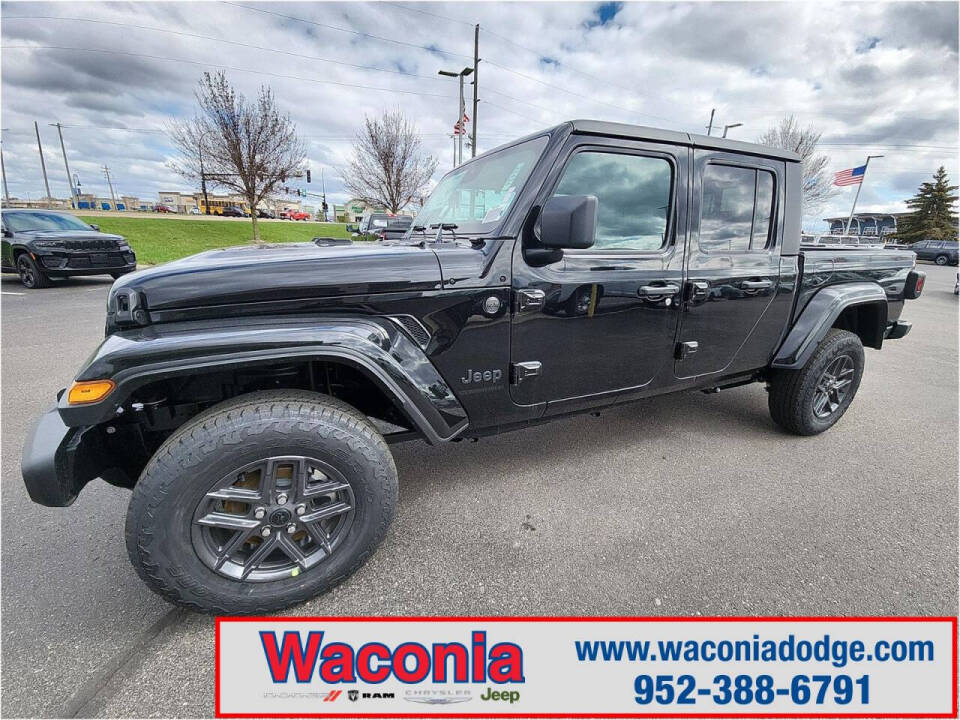 2024 Jeep Gladiator for sale at Victoria Auto Sales in Victoria, MN