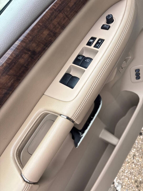 2012 Nissan Armada Platinum