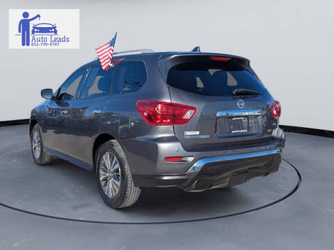 2019 Nissan Pathfinder SV