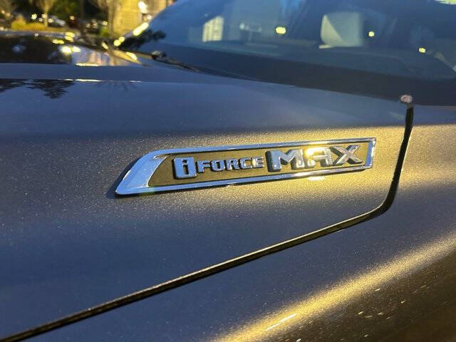 2025 Toyota Sequoia SR5