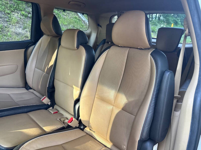 2017 Kia Sedona LX