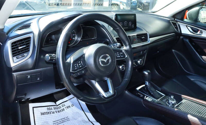 2018 Mazda MAZDA3 Touring