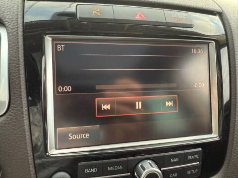 2011 Volkswagen Touareg TDI Executive