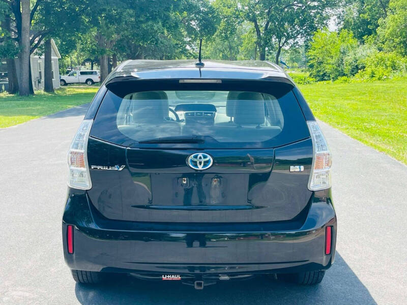 2012 Toyota Prius v Three