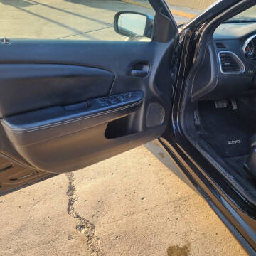 2012 Chrysler 200 Limited