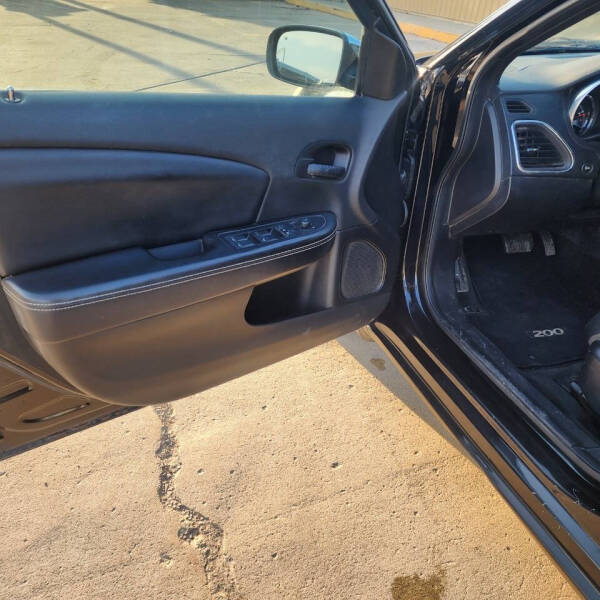 2012 Chrysler 200 Limited