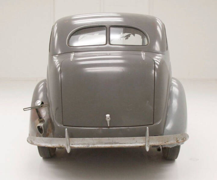 1937 Ford Tudor