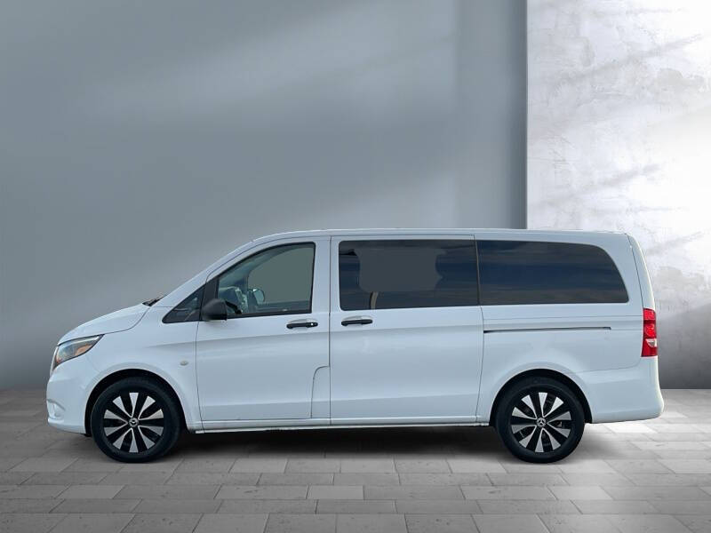 2022 Mercedes-Benz Metris Passenger