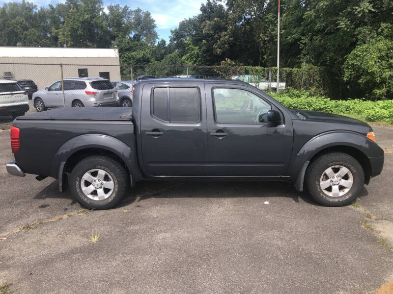 2013 Nissan Frontier SV's photo