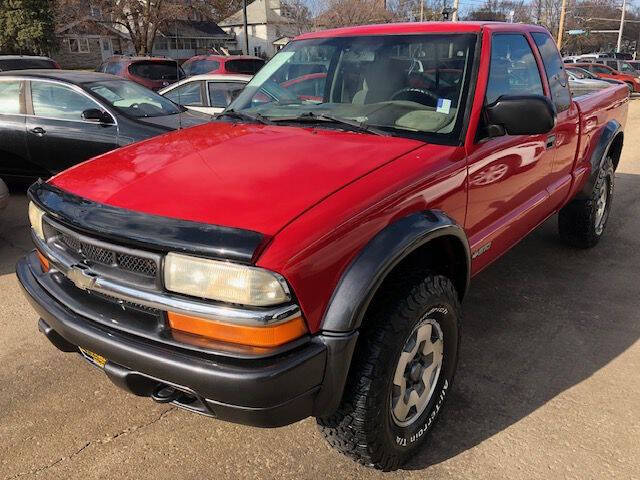 2001 Chevrolet S-10 for sale at Extreme Auto Plaza in Des Moines, IA