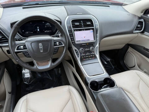 2019 Lincoln Nautilus Select