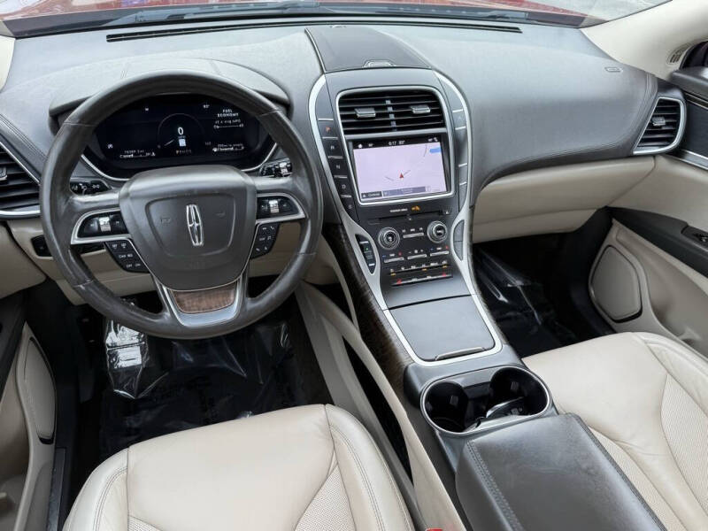 2019 Lincoln Nautilus Select