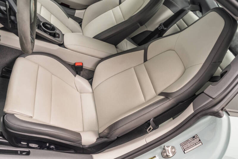 2025 Porsche 911 Carrera