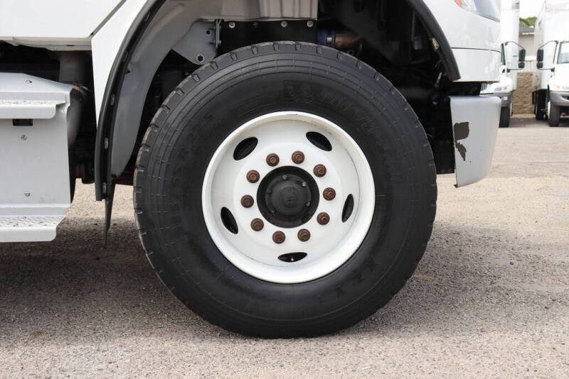 2017 Freightliner M2 106