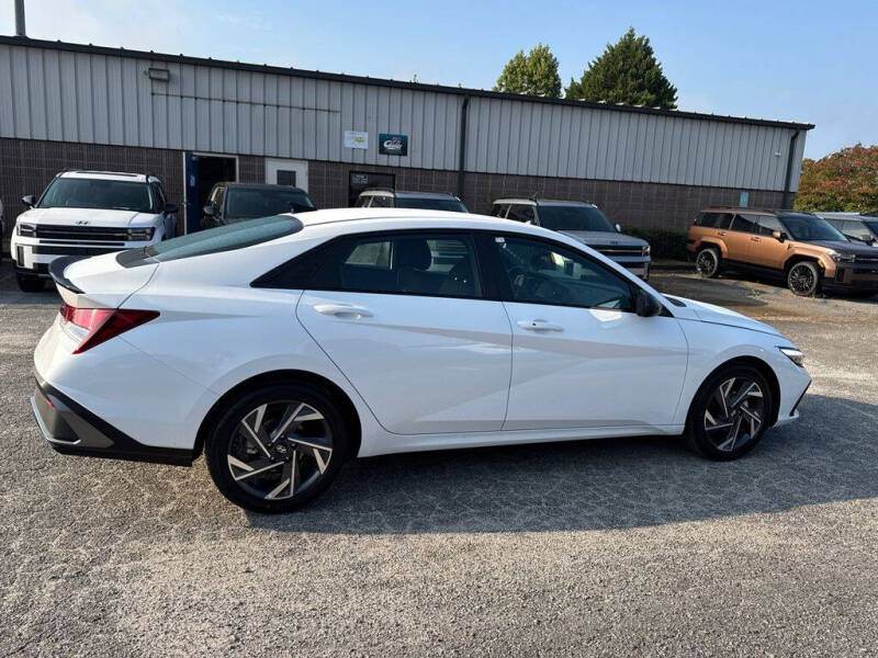 2025 Hyundai Elantra SEL Sport