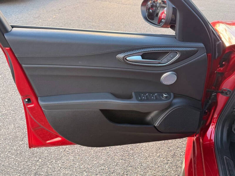 2024 Alfa Romeo Giulia Quadrifoglio