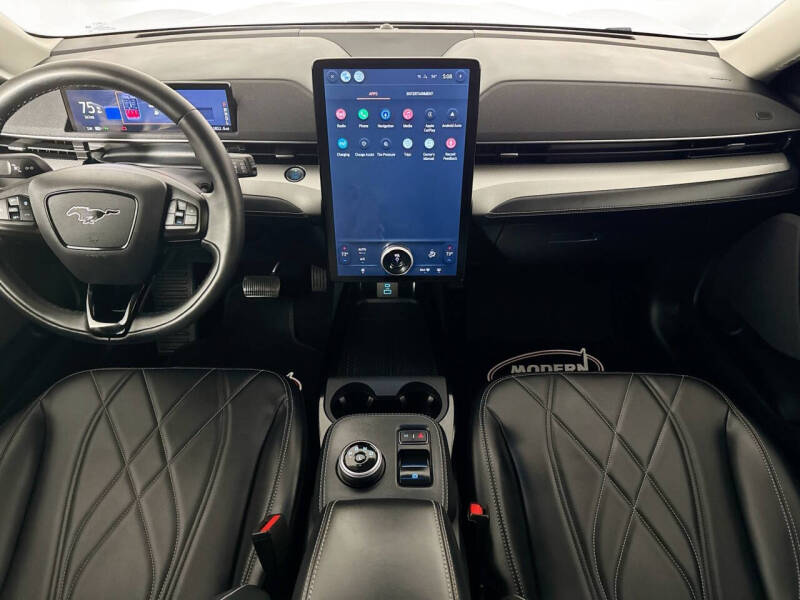2022 Ford Mustang Mach-E Select