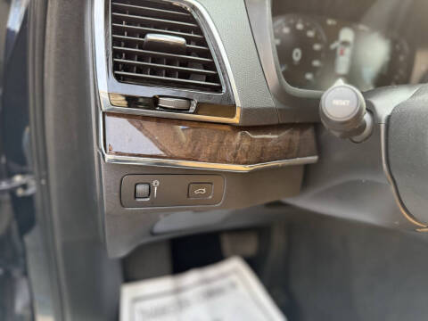 2016 Volvo XC90 T6 Momentum