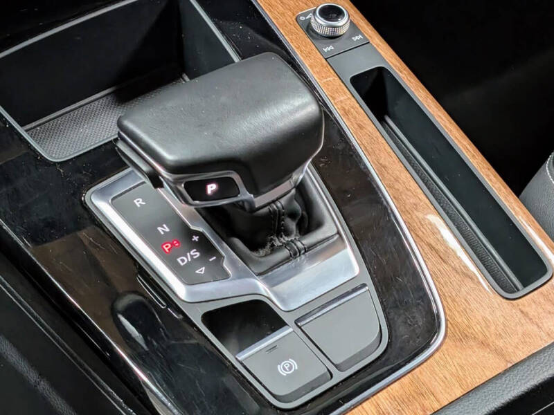 2023 Audi Q5 quattro Premium 40 TFSI