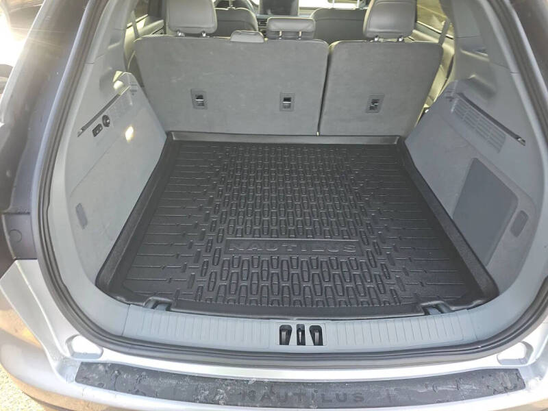 2021 Lincoln Nautilus Reserve