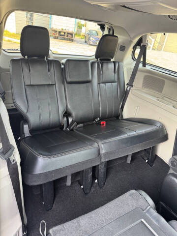 2015 Chrysler Town and Country Touring-L